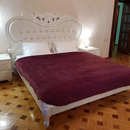 Superb Queen - Location, Derybasivska Apartment