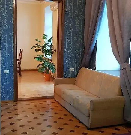Superb Queen - Location, Derybasivska * Odesa
